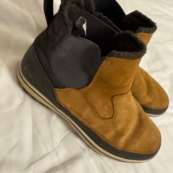 Helly Hansen men’s snow boots size 8.5 - Picture 3 of 6